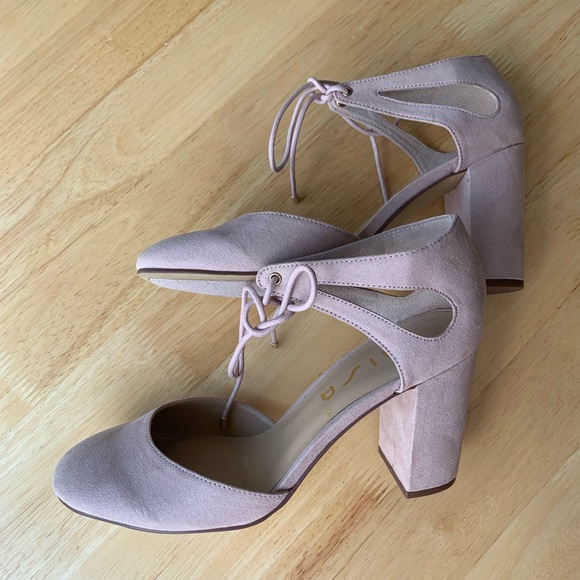 Unisa Tan Blush Micro Suede Ankle Strap Heel, 9.5 NEW - Picture 2 of 5